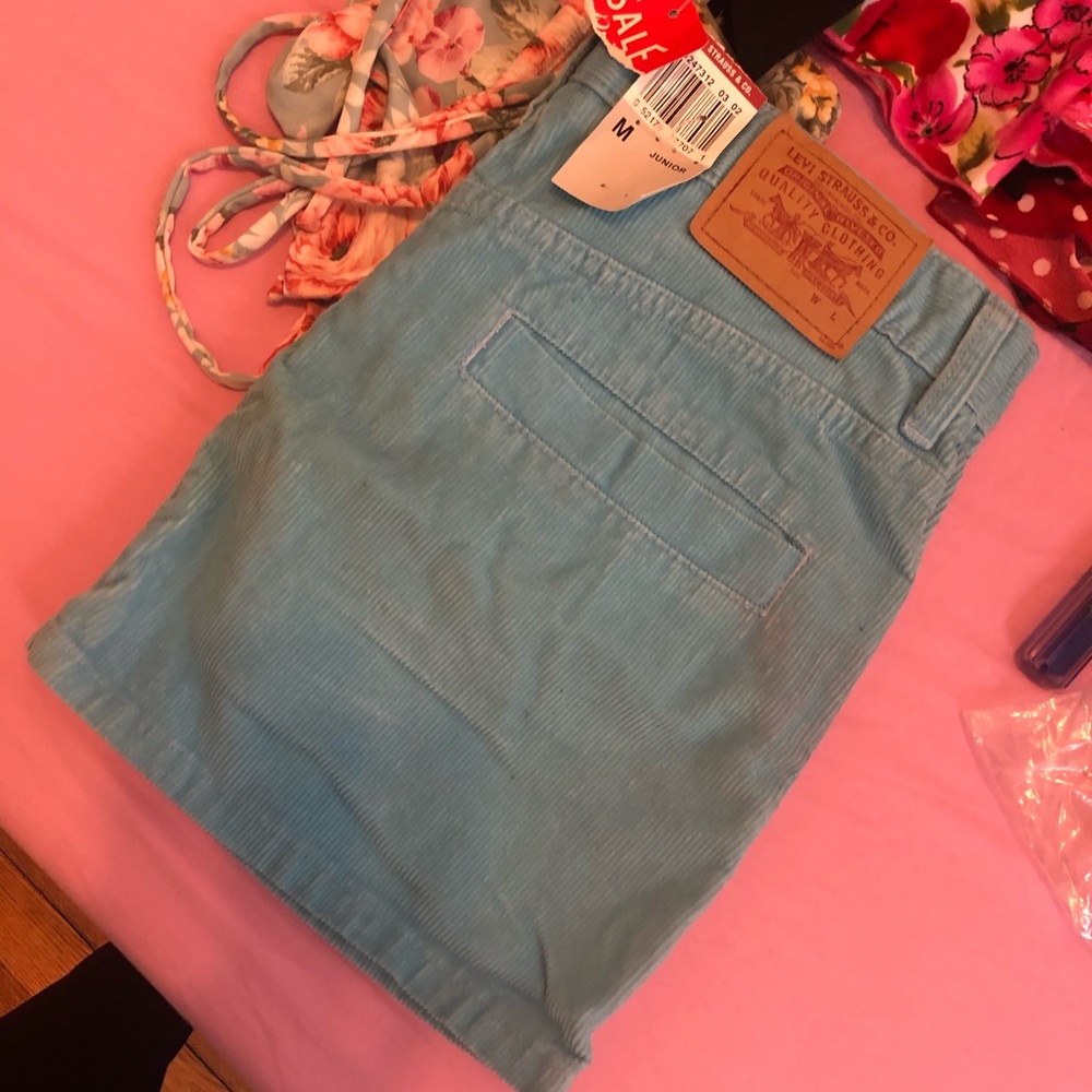 Brand new Levi’s juniors skirt medium.